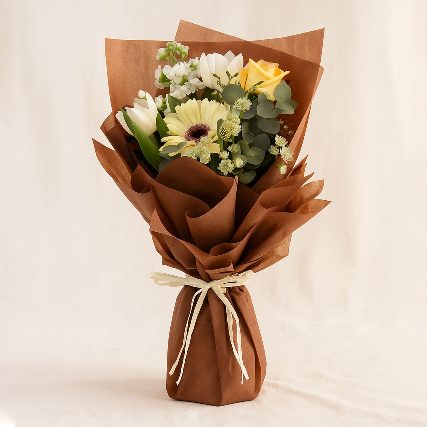 Imposing Mixed Flowers Bouquet