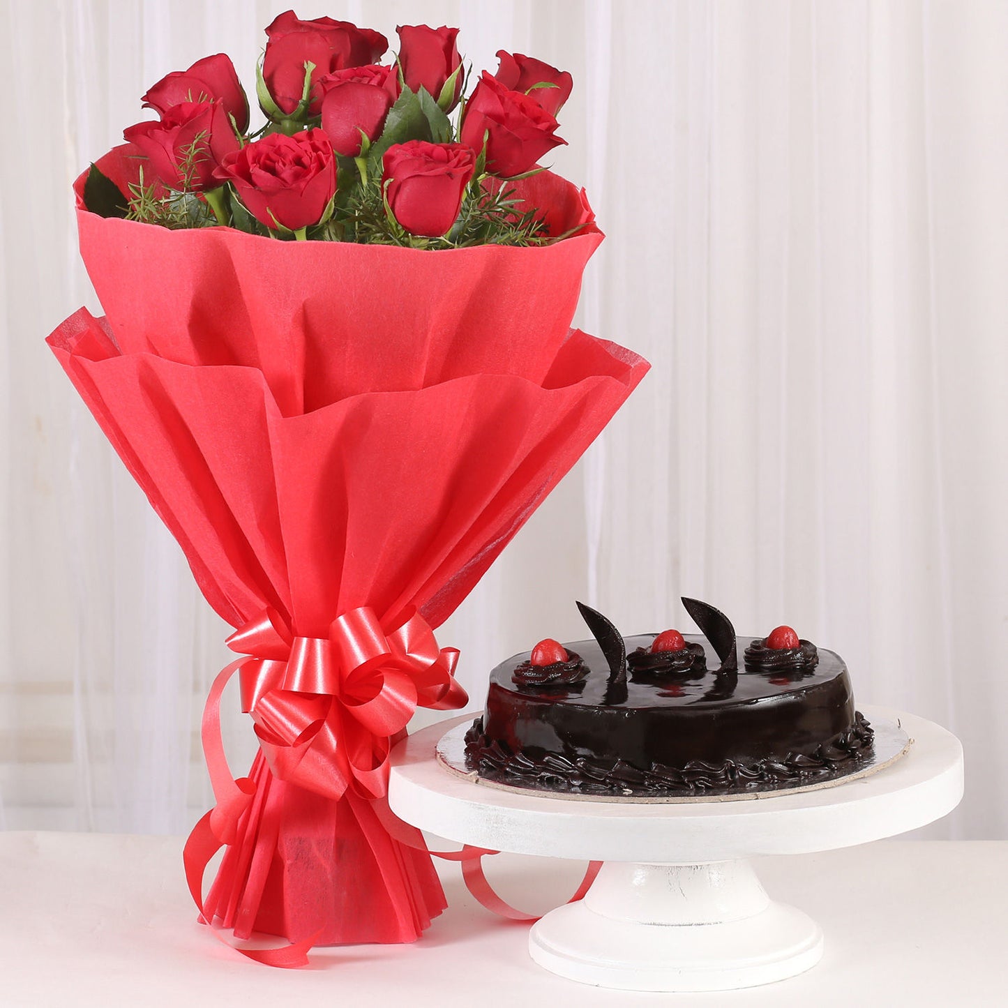 Red Roses with Cake