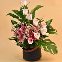 Graceful Mixed Flowers Arrangement